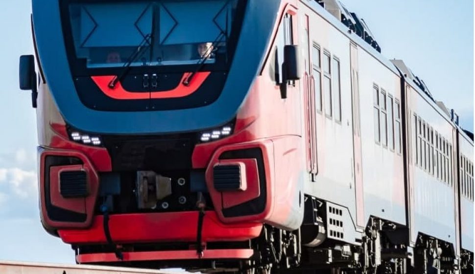 Под колёсами поезда «Урдома-Котлас» погиб человек, ещё один пострадал